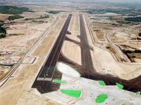 Aeropuerto_de_Barajas-_pista_15L-33R_jpg